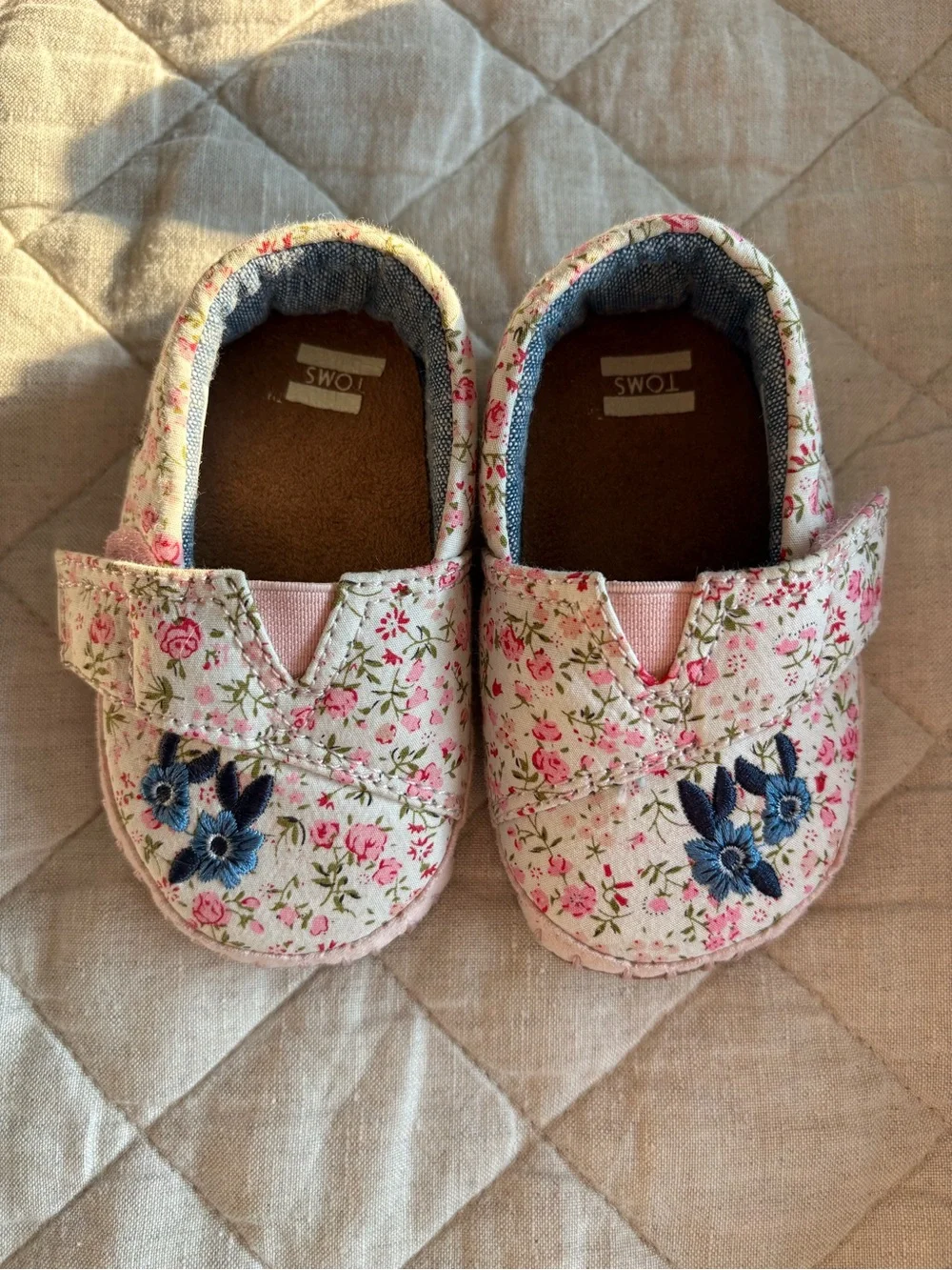 Toms Pink Floral Baby Walker Shoes with Blue Embroidered Flowers